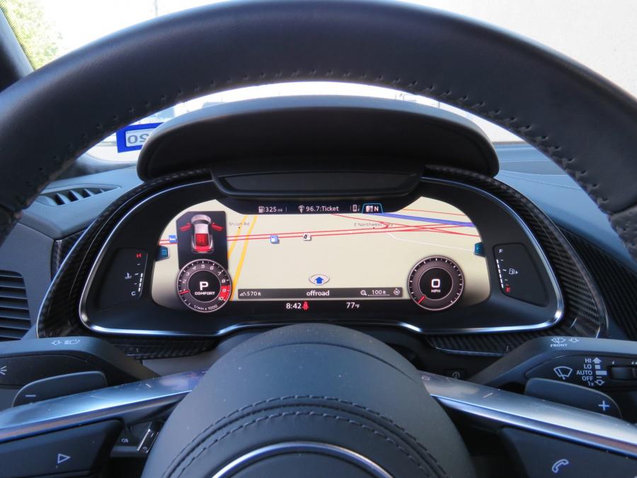 Панель приборов Audi R8 RWS 2018 года  (фото 44 из 70)